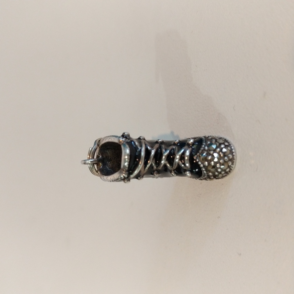 Judith Jack Charm - Picture 2 of 5